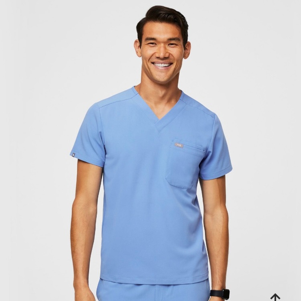 NWT FIGS Men’s Leon Two-Pocket Scrub Top XL Ceil Blue